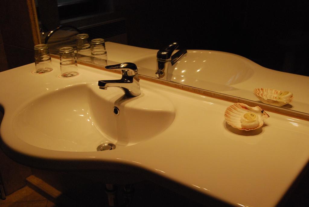 Boroka Apartmanhazak - Oereghaz Velem Rum bild