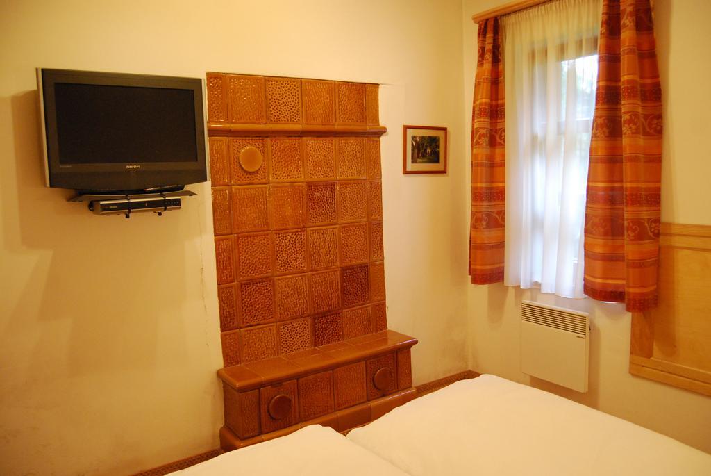 Boroka Apartmanhazak - Oereghaz Velem Rum bild